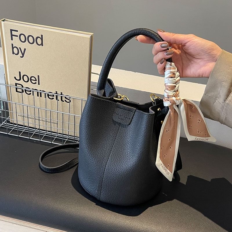 PU 스레드 걸쇠 내부 지퍼 포켓 숄더백, 패션 솔리드 - Women Bags Discount 리뷰 및 가격